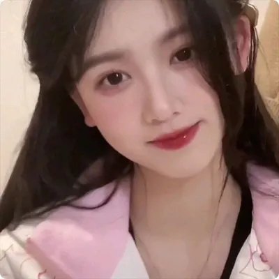 人前叫多莉,人后叫凯蒂 在线观看封面